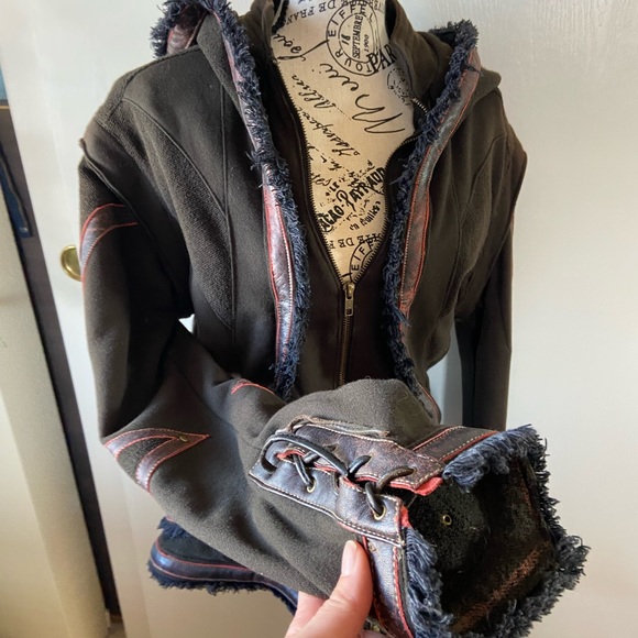 Anahata designs jacket - Picture 4 of 15